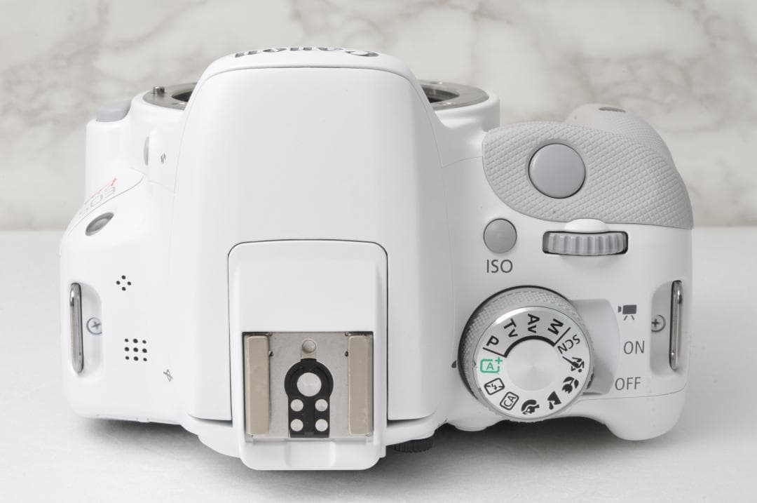 美品 ショット数新品級 Canon EOS Kiss X7⭐️ホワイト