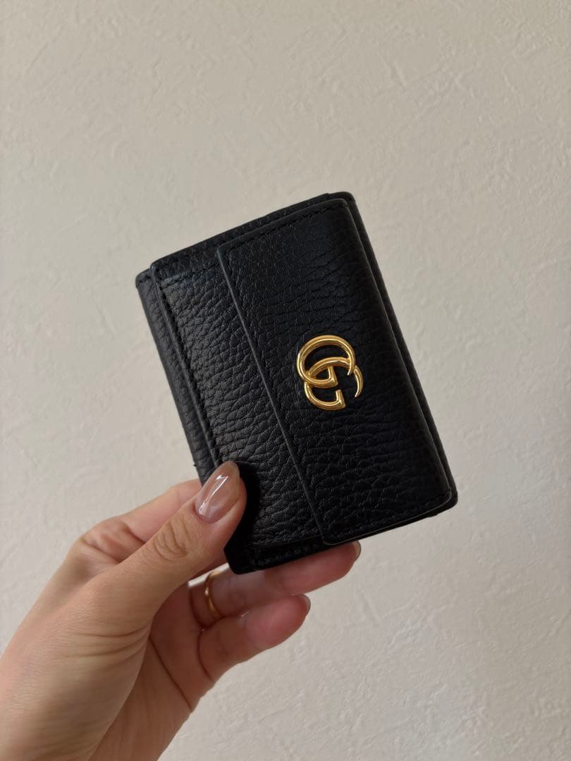 グッチ 3つ折り財布 GGマーモント シュリンクレザー 黒 ゴールド金具