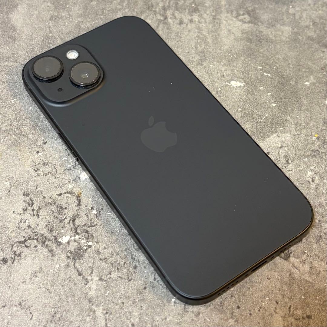 iPhone 15 128GB ブラック【SIMフリー/電池92％】