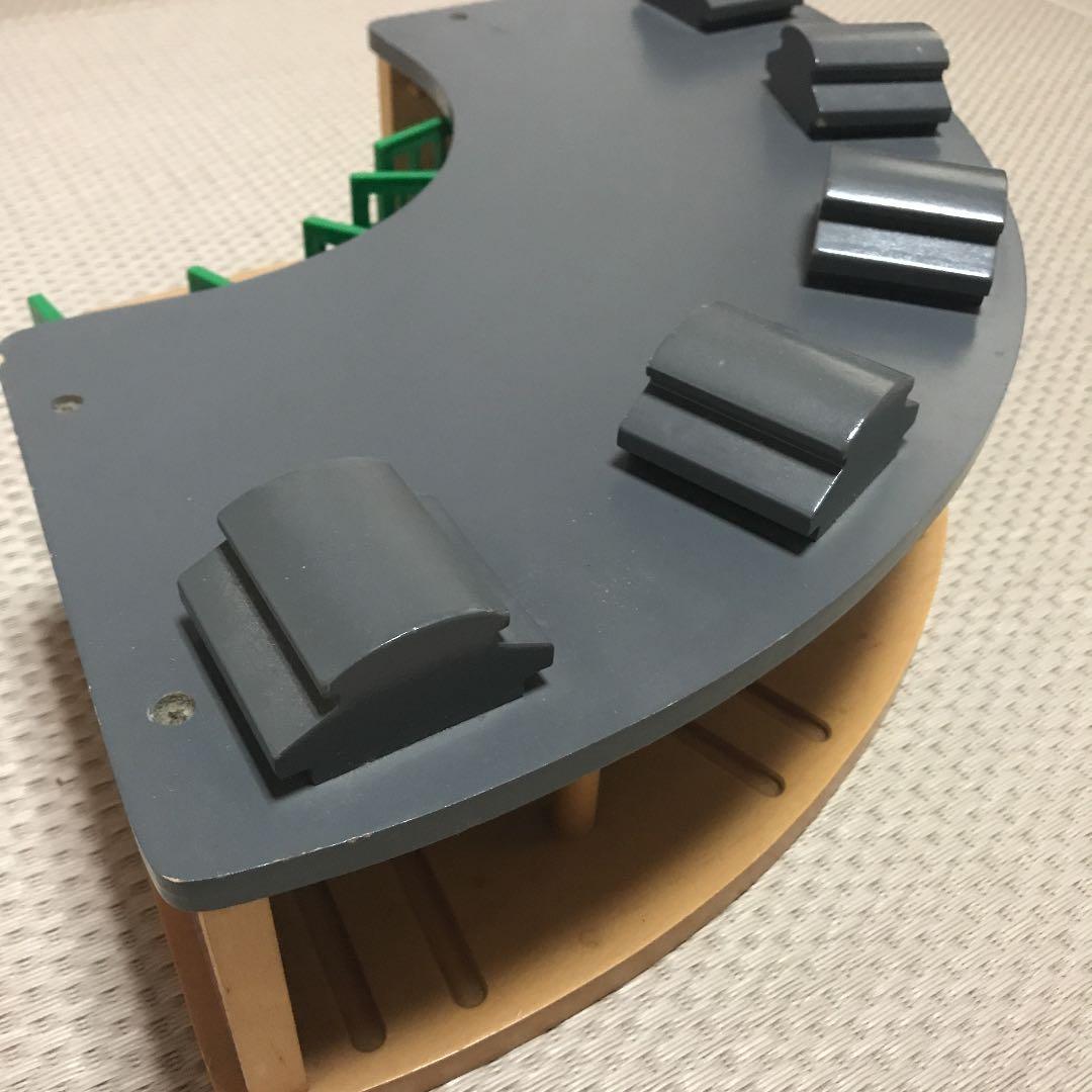 値下げ！木製レール機関庫　操車庫　きかんしゃトーマス　BRIO ラーニングカーブ