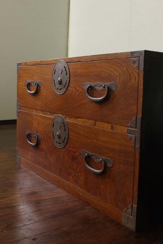 欅共縁！蝶覆輪！時代箪笥・二段！和家具サイドボード古家具和モダンローチェスト古布