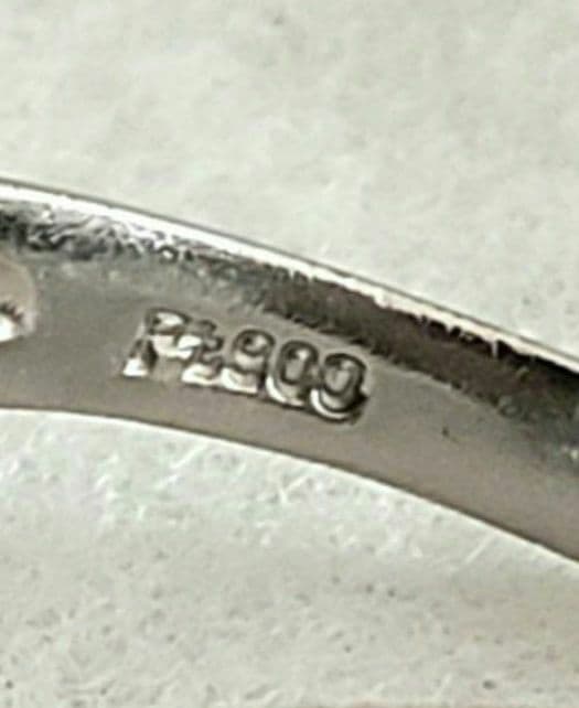 《くろねこ》　Pt900 リング 青紫石　10号