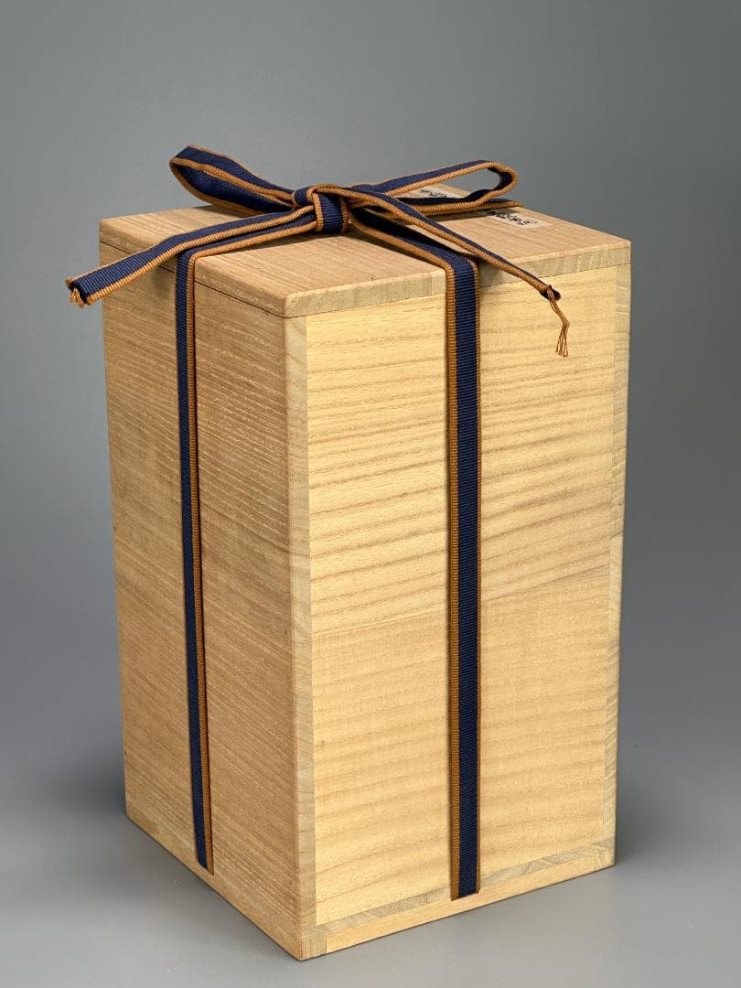 韓国美術　李朝時代　李朝　白磁　陽刻　竹　梅文　鶴首瓶　花器　花瓶　朝鮮古陶磁