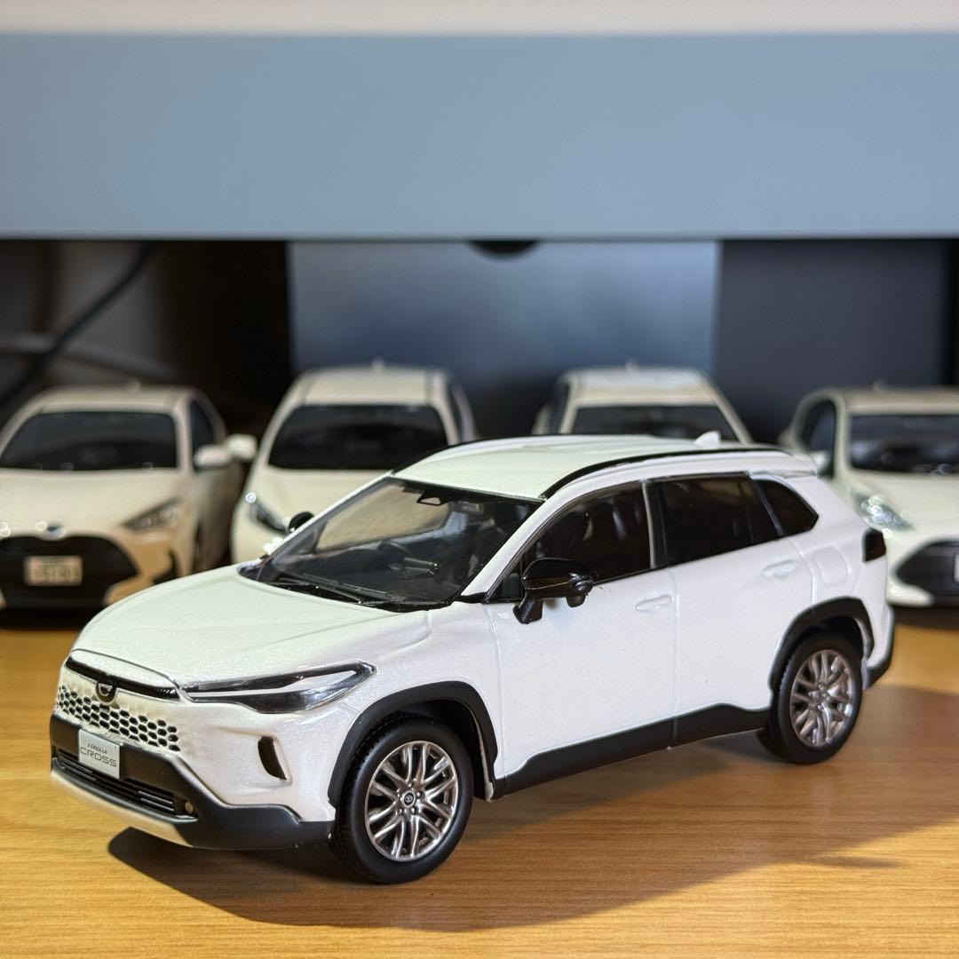 【非売品】トヨタ カローラクロス 後期 カラーサンプルミニカー 未使用