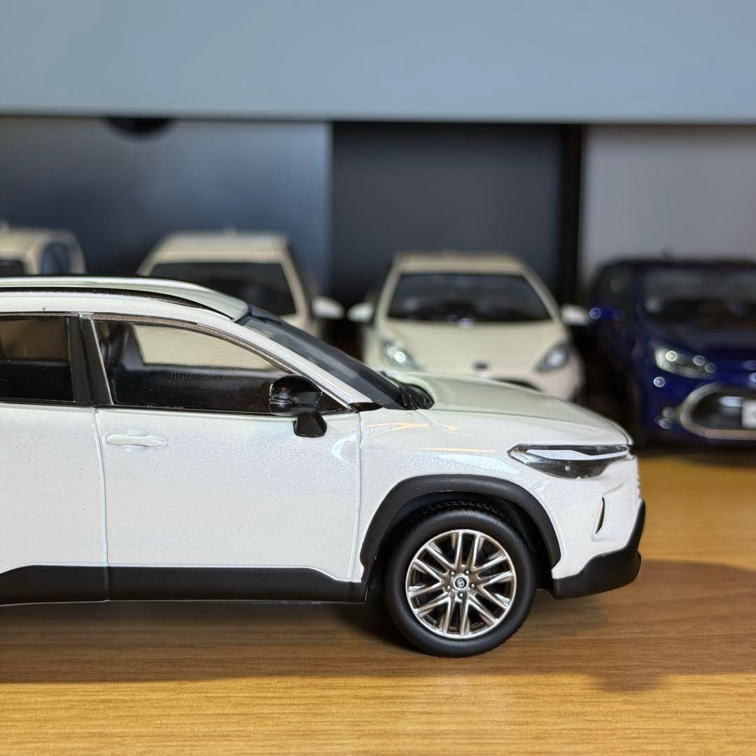 【非売品】トヨタ カローラクロス 後期 カラーサンプルミニカー 未使用