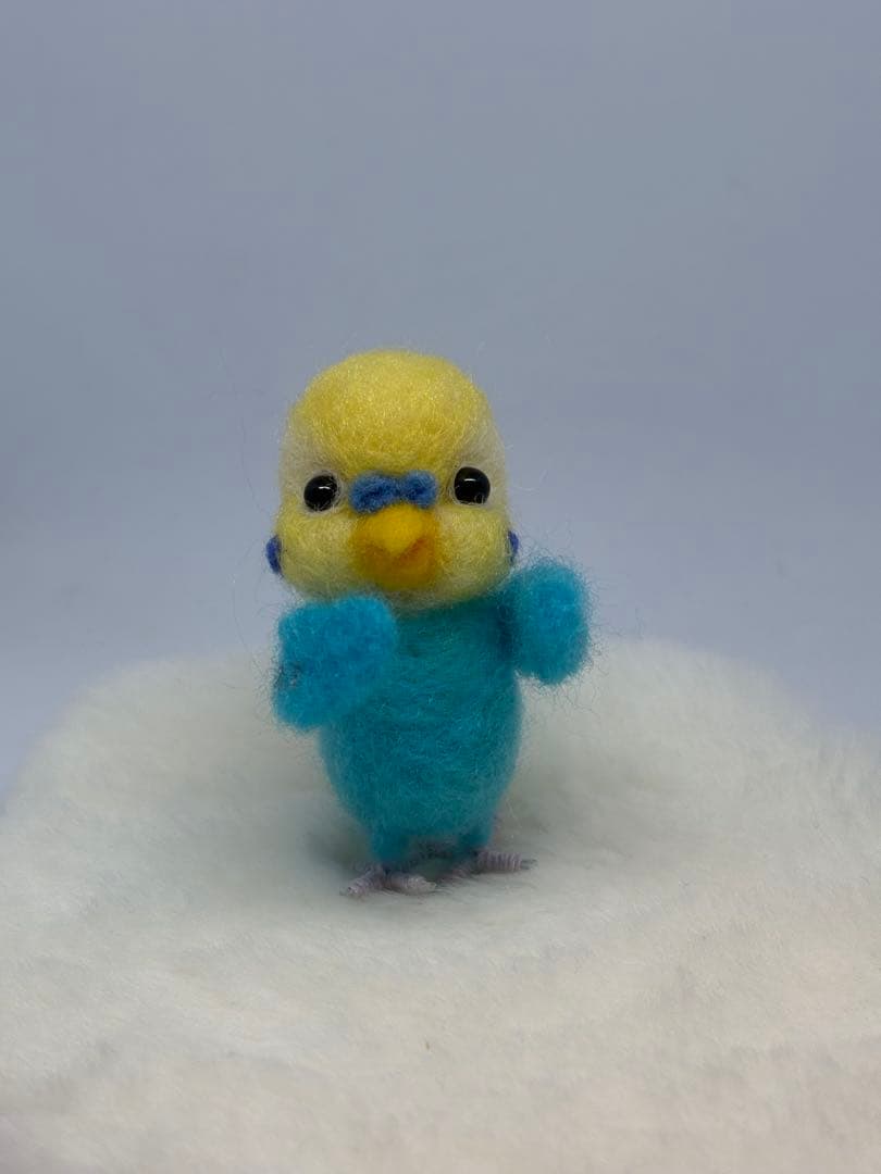 羊毛フェルト　ハンドメイド　クリスマスツリーにセキセイインコ