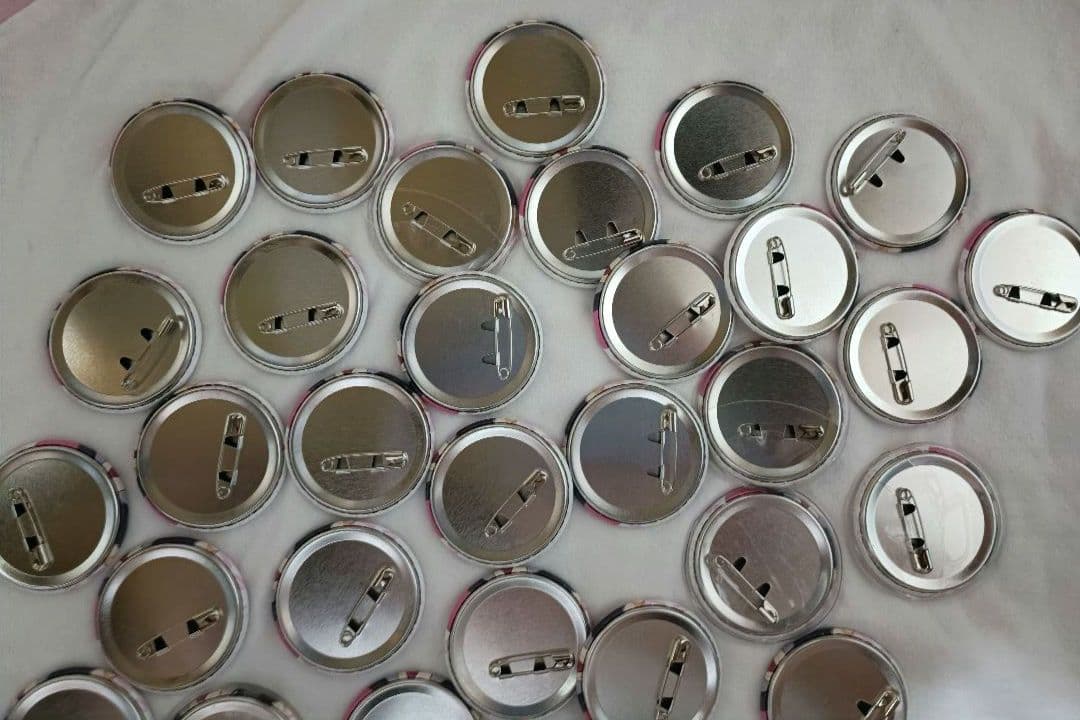 すとぷり　さとみ　缶バッチ　アリツア　等身