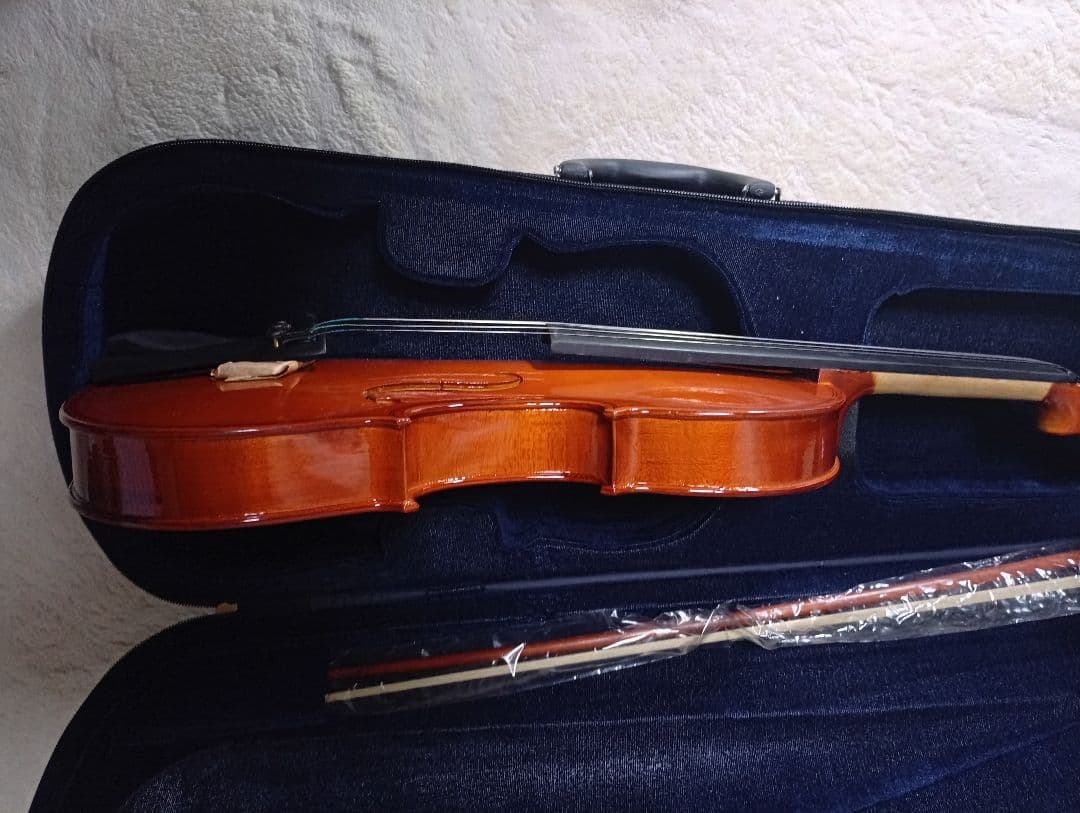 カルロ・ジョルダーノ　　　　 4/4 バイオリン59cm　ケース、弓付　未使用品