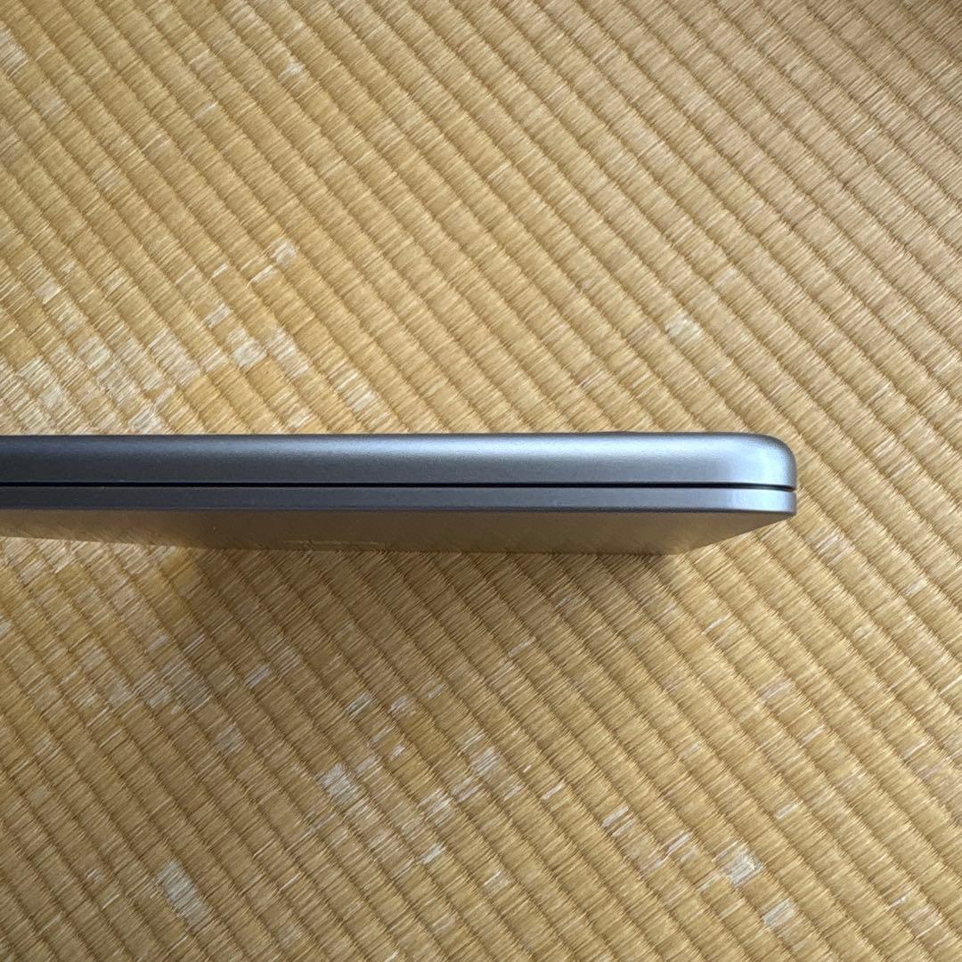 美品Apple MacBook Air M2 8GB 256GB ハブ・ケース付