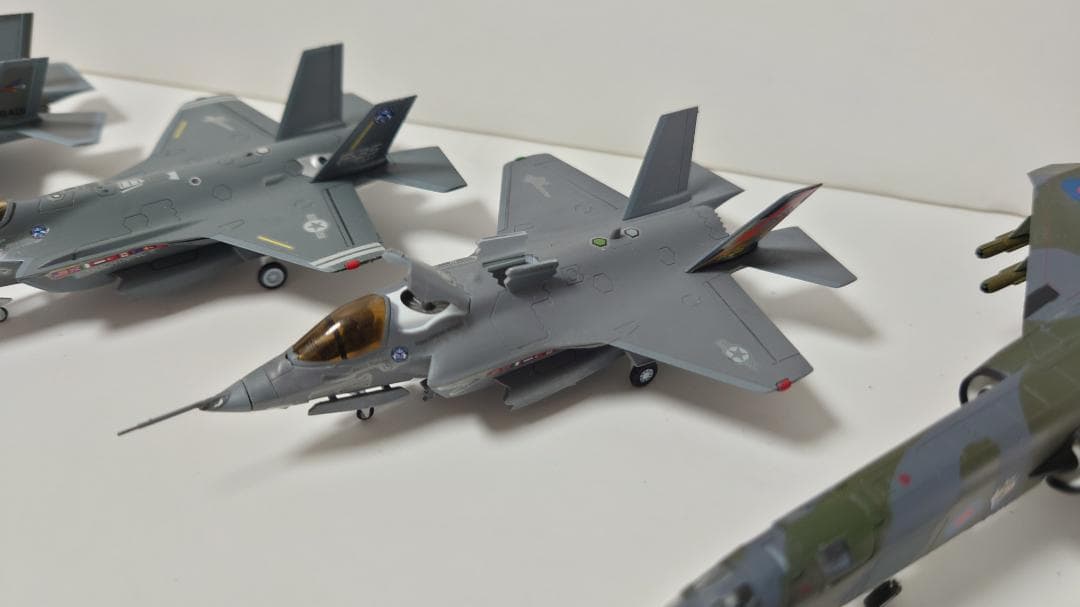 ピットロード PIT-ROAD F35、TSR2 塗装済み組み立て プラモデル