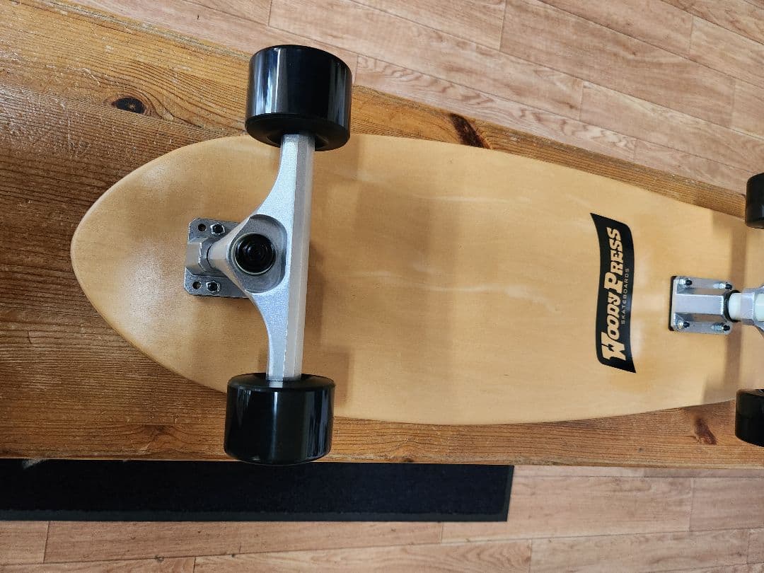 スケートボード　ウッディ－プレス