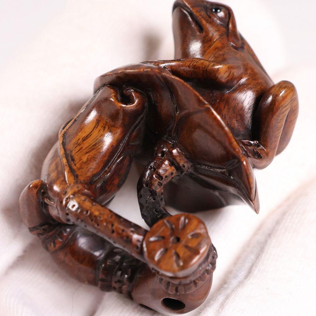 木製 提物 根付 中正銘 蛙 蓮 彫刻 木彫【MA894】