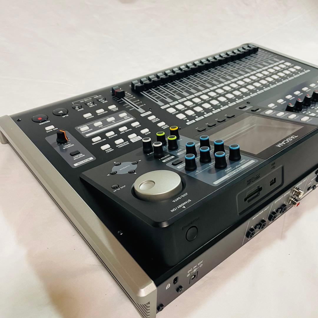 TASCAM DP-24SD タスカム　24トラック マルチトラックレコーダー