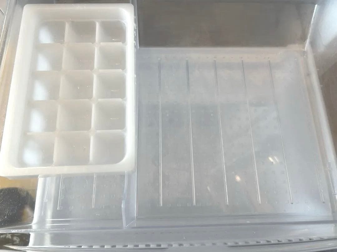 【送料込み】シャープ 冷蔵庫 SJ-GD14C-W 137L 【マット付き】