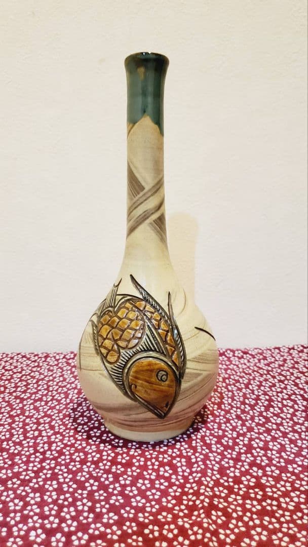 ➂宮城三成 ツル首壺 魚紋 骨董品 人間国宝 金城次郎孫