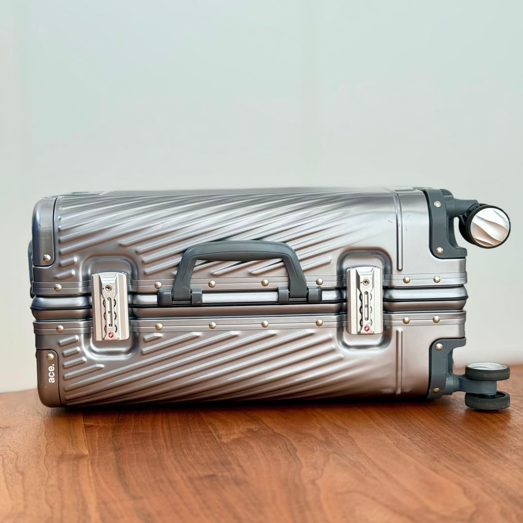 エース アルゴナム2-F スーツケース アルミニウム素材 32リットル