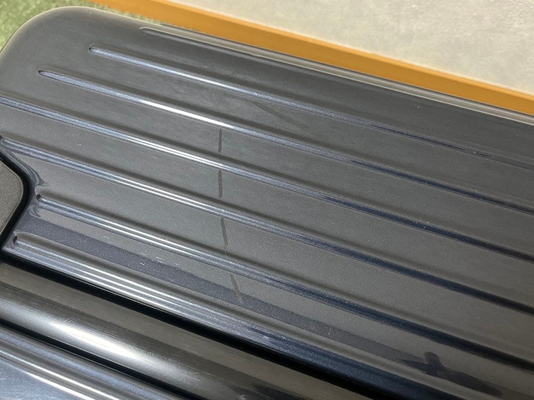 人気モデル　リモワ サルサエアー 34L 4輪 機内持ち込み可能　美品　正規品