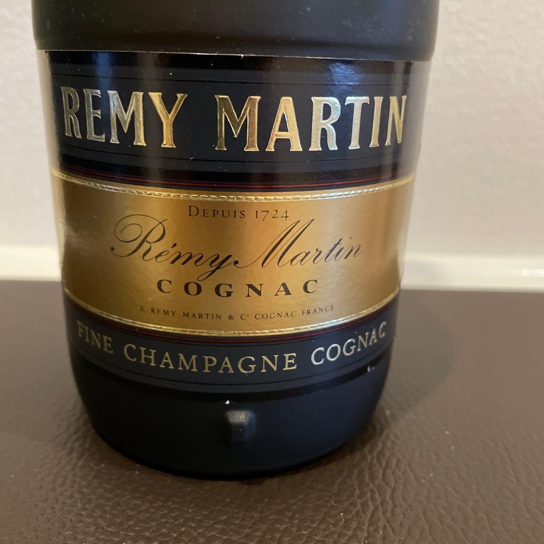 誰をも魅了する、深い味わいのレミーマルタン　コニャック2本セット