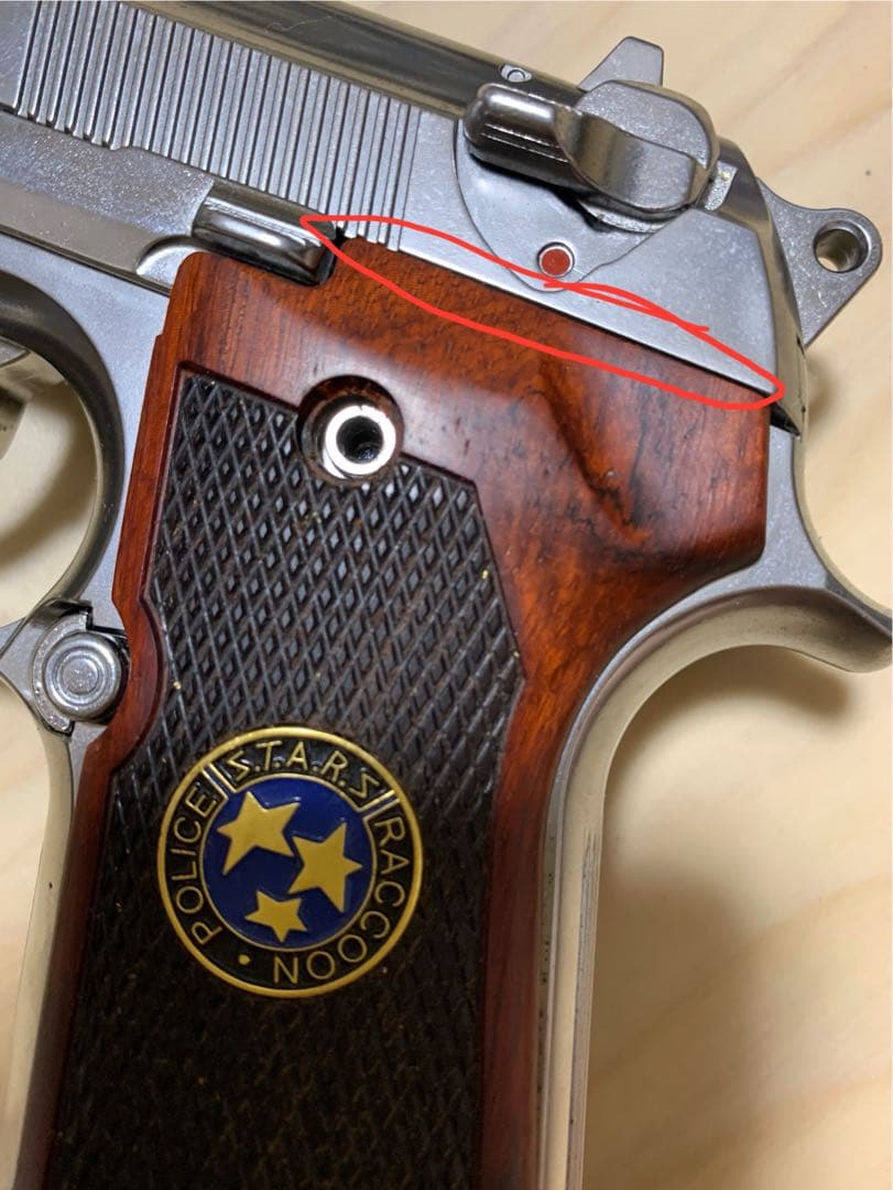 訳あり　新品ベレッタ m9用サムライエッジ木製、革グリップ