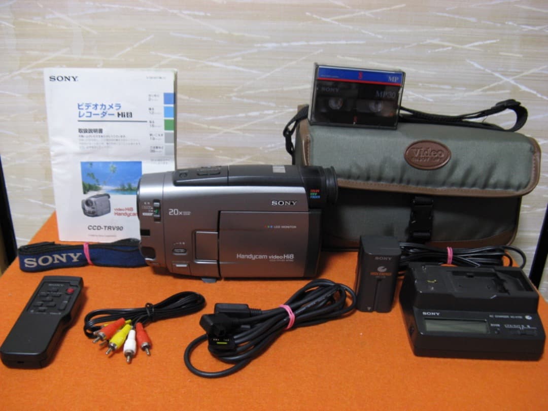 動作OK❗️☆SONYの液晶Hi8/8ミリビデオカメラ・CCD-TRV90