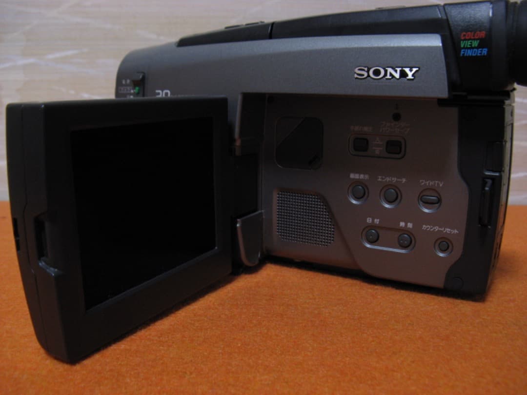 動作OK❗️☆SONYの液晶Hi8/8ミリビデオカメラ・CCD-TRV90