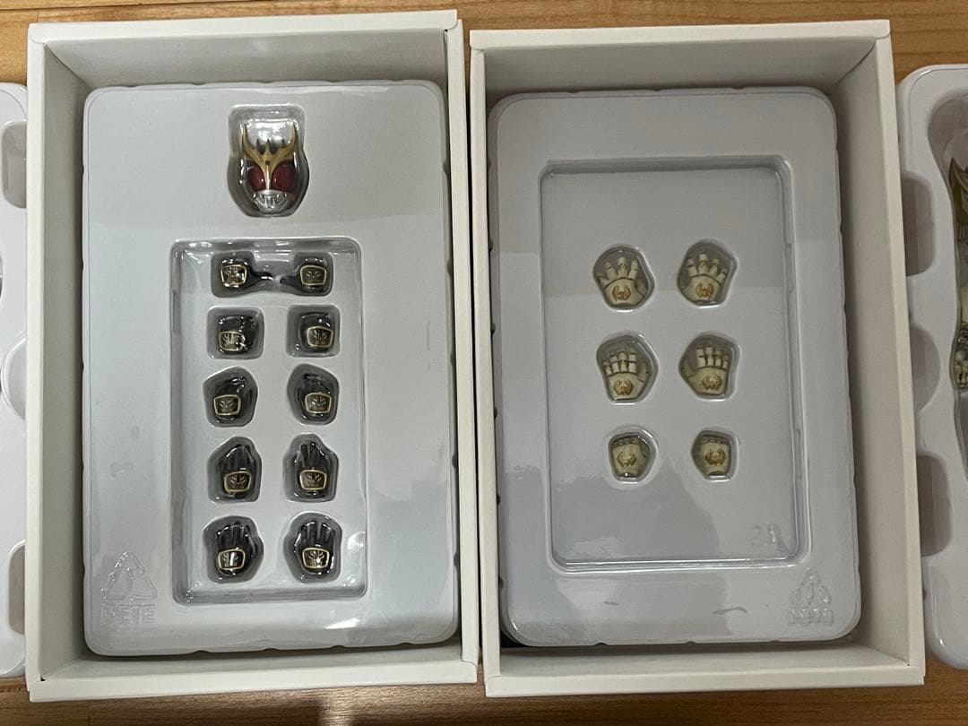 S.H.Fクウガ アルティメットフォーム &ン・ダグバ・ゼバ(真骨彫製)