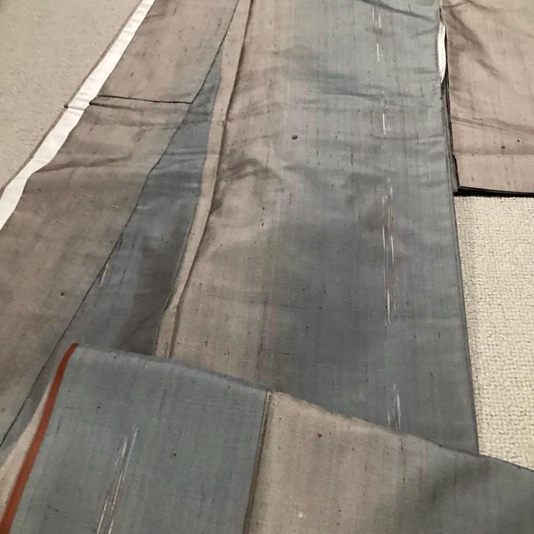 高級紬地　袷小紋　ブルーグレーからベージュへのグラデーション　高度な技術の縦筋