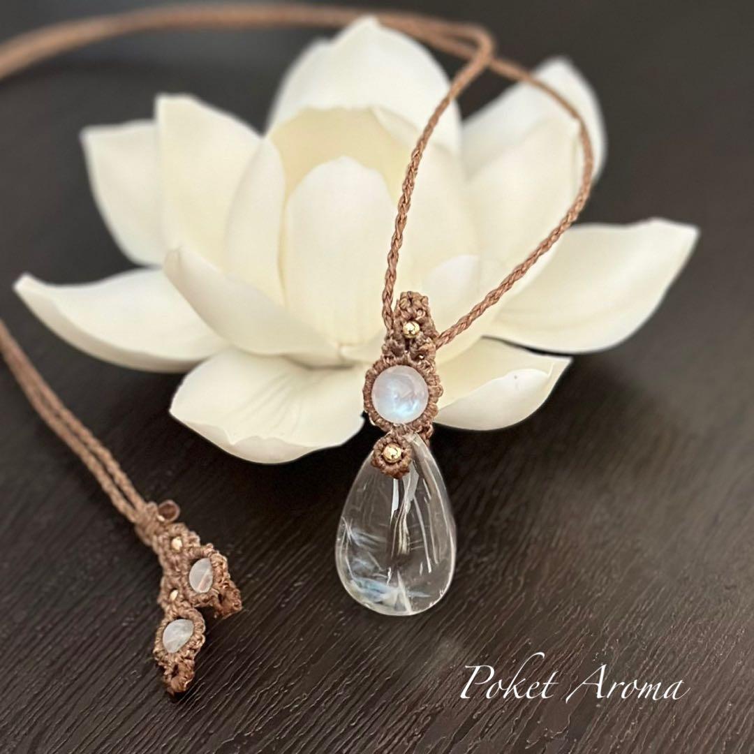 『純誌』ブルーエンジェルラダークォーツとブルームーンストーンのマクラメネックレス