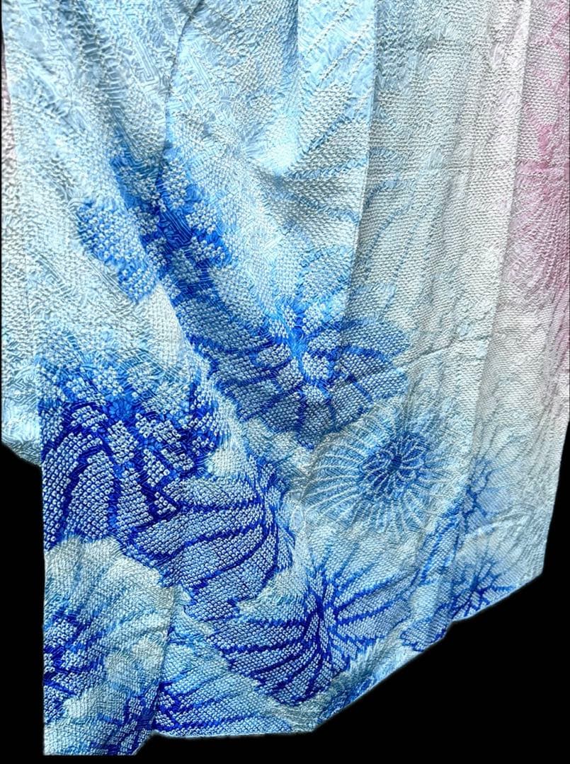 総絞り高級振袖　重ね衿付き　身丈 160cm　裄丈 67cm 青水色ピンク花柄