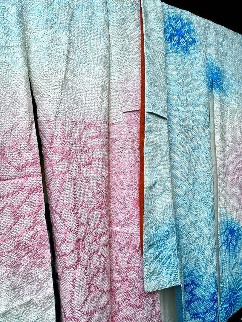 総絞り高級振袖　重ね衿付き　身丈 160cm　裄丈 67cm 青水色ピンク花柄