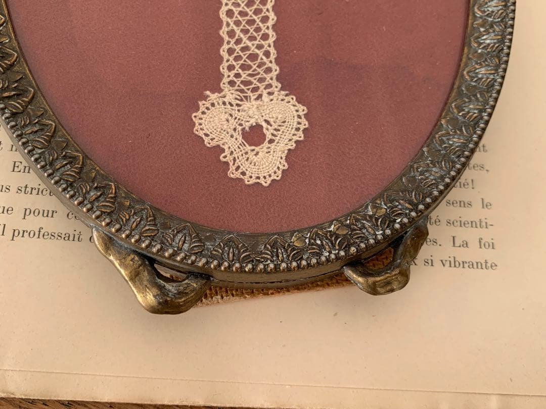 フランス　蚤の市　リボンモチーフ　フレーム　レース入り　ブロカント