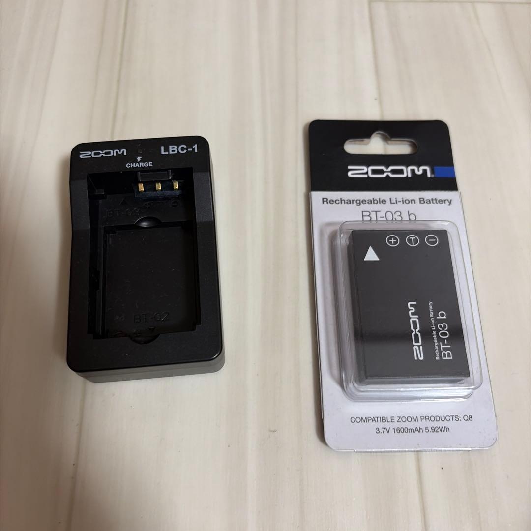 Zoom Q8 ハンディレコーダー（カメラ機能付き）