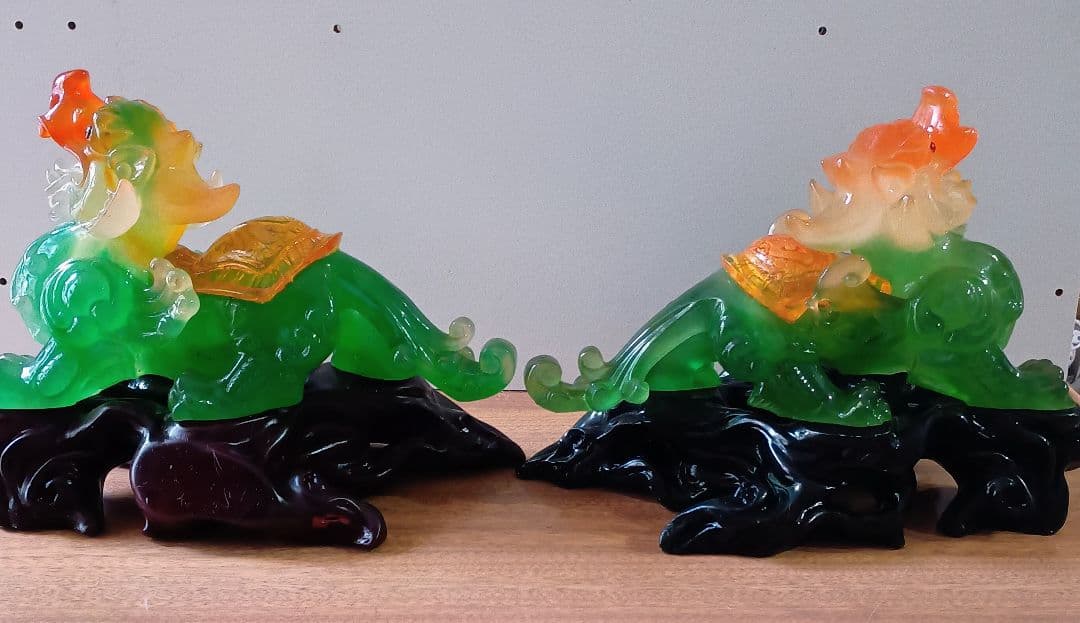 翡翠製 獅子の置物