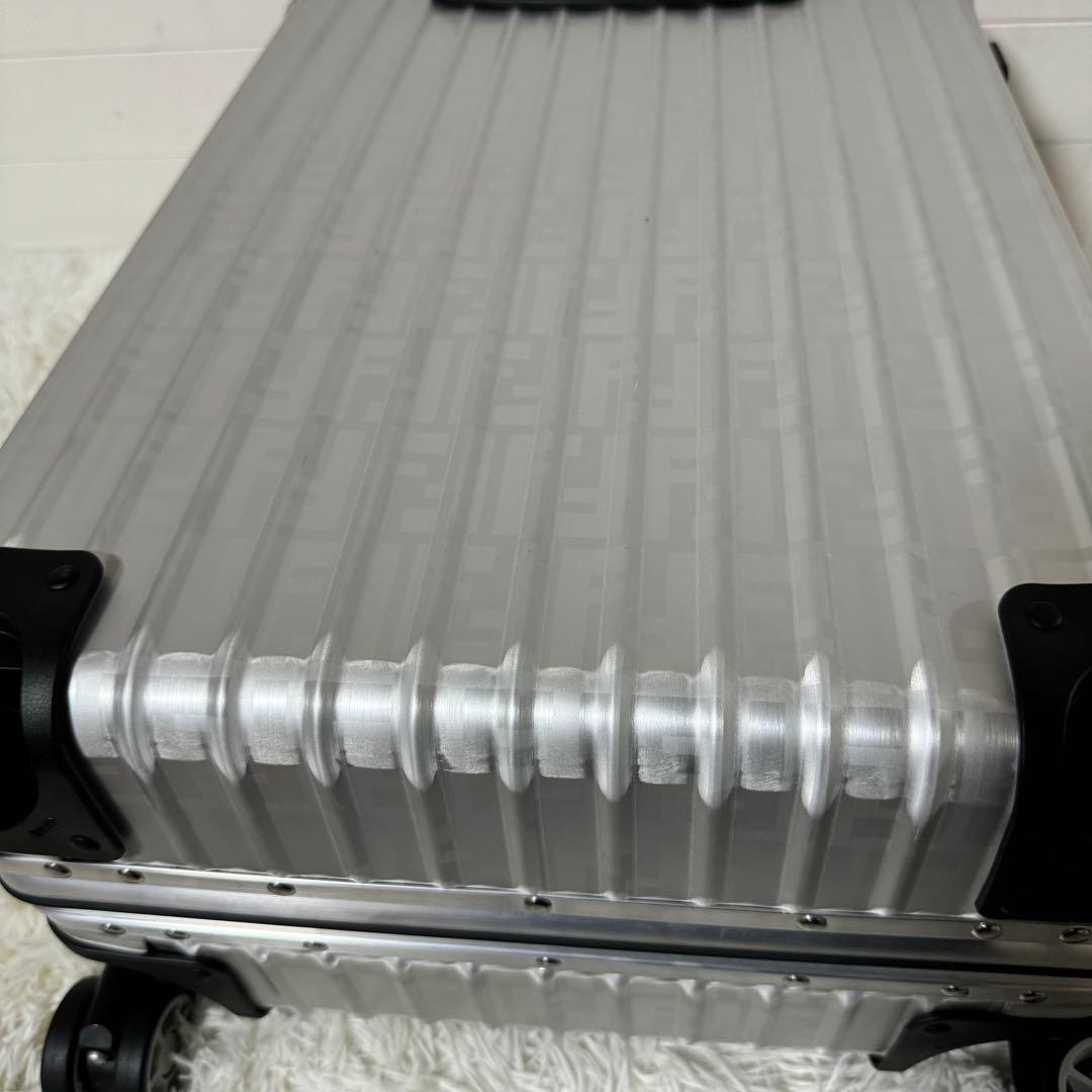 未使用✨RIMOWA×FENDI リモワ　フェンディ　コラボキャリーケース　４輪