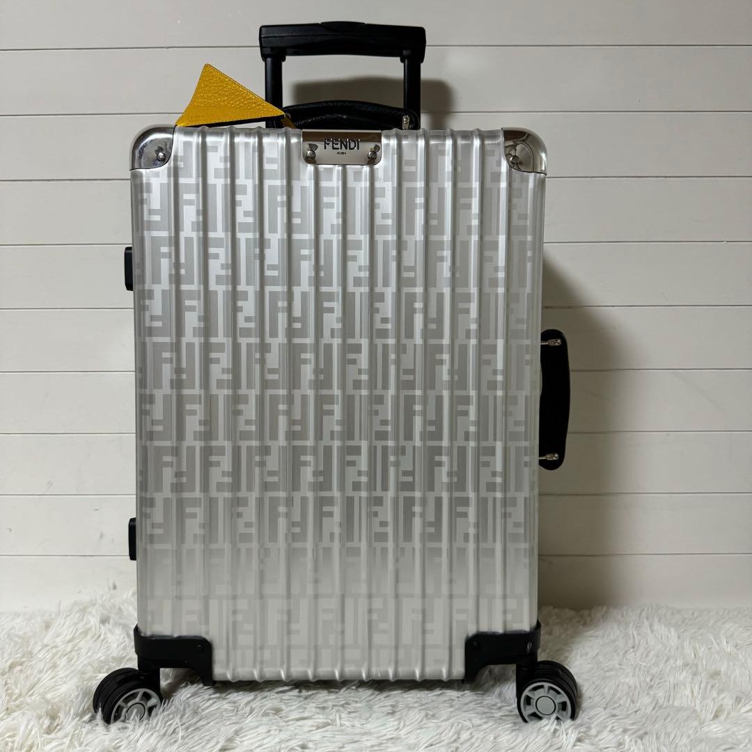 未使用✨RIMOWA×FENDI リモワ　フェンディ　コラボキャリーケース　４輪