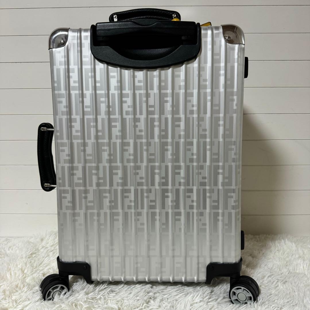 未使用✨RIMOWA×FENDI リモワ　フェンディ　コラボキャリーケース　４輪