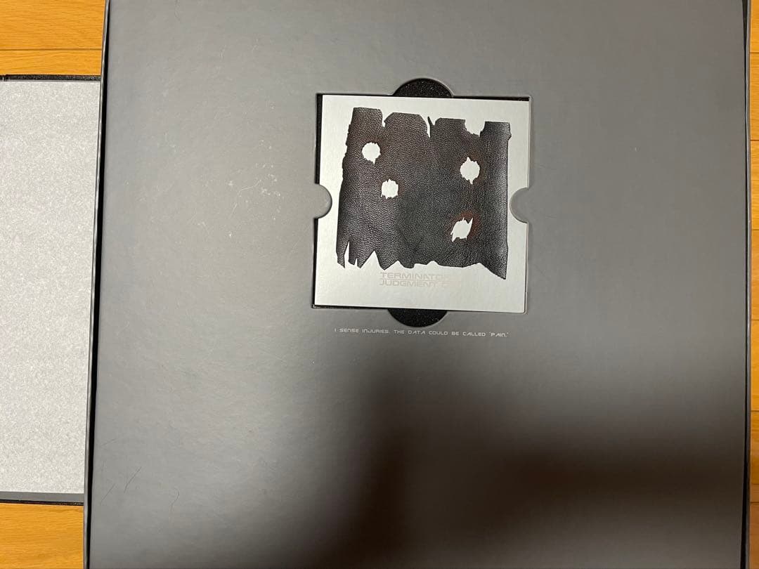 ホットトイズ DX13 ターミネーター2 T-800 バトルダメージ版