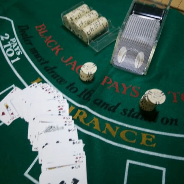 ブラックジャック　トランプとゲームマット付