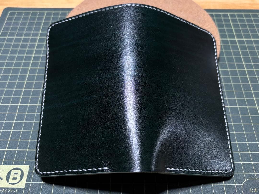 ミドルウォレット　ベルギー産　ルガト　ハンドメイド