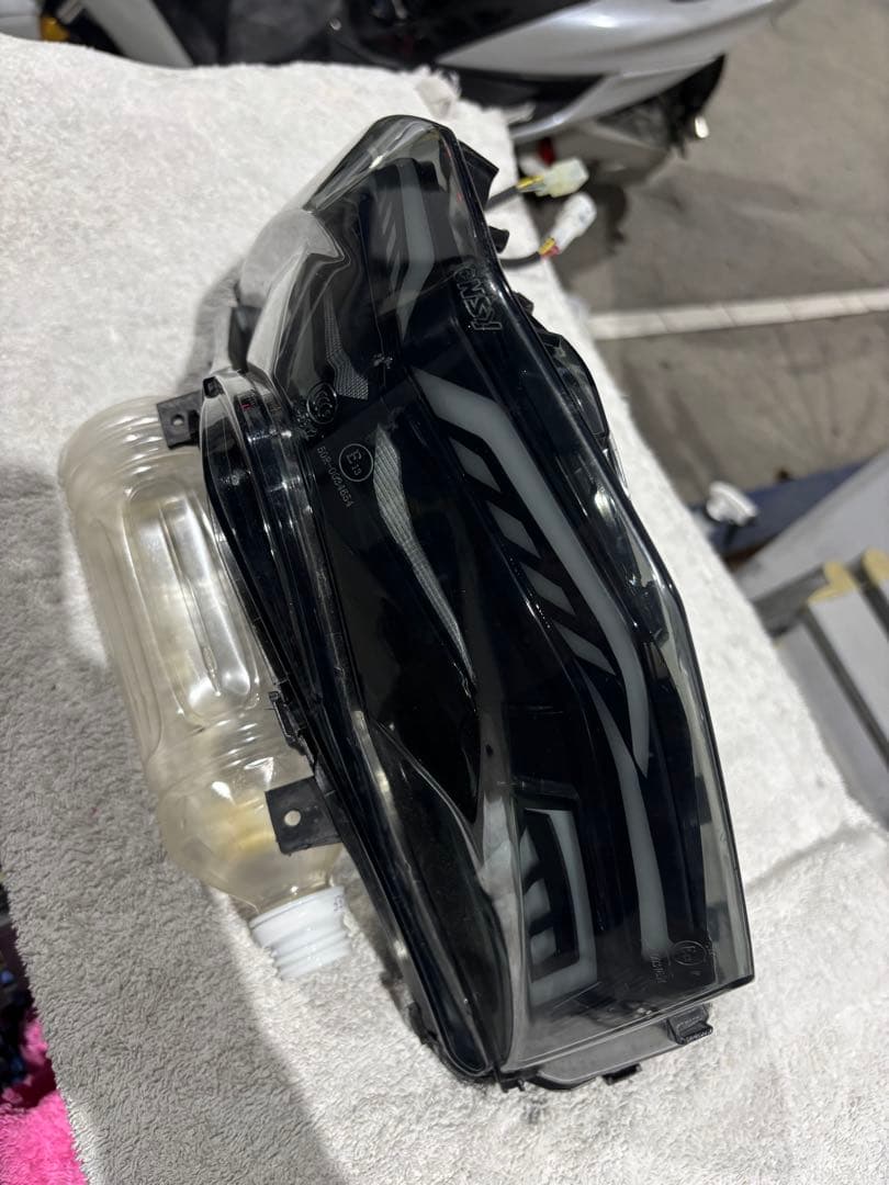 シグナスx 4型 テールランプ