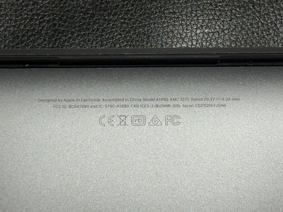 YJGH6 MACBOOK PRO 15インチ　2018