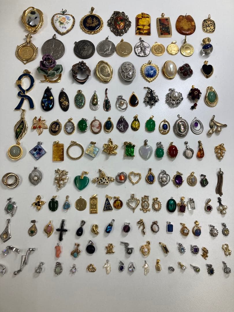 レディース　アクセサリー　ペンダント　宝石　真珠　ダイヤ　137点まとめ売り