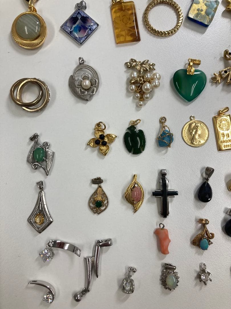 レディース　アクセサリー　ペンダント　宝石　真珠　ダイヤ　137点まとめ売り