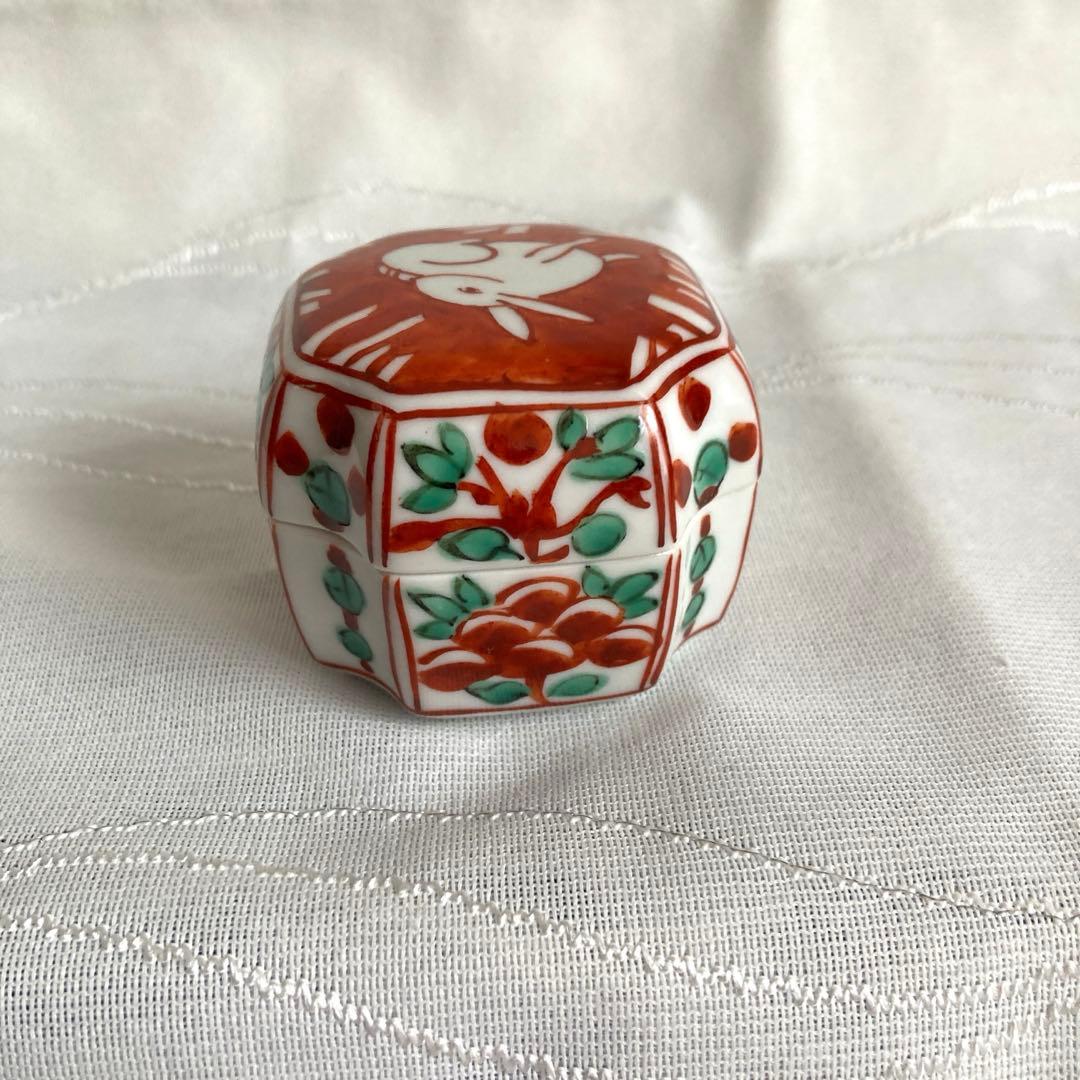 【新品未使用】香合　赤絵 卯 入角　徳泉窯　西村徳泉