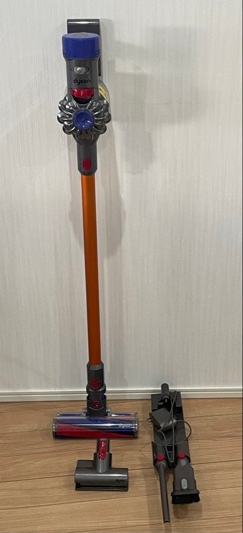 dyson コードレスクリーナーSV10