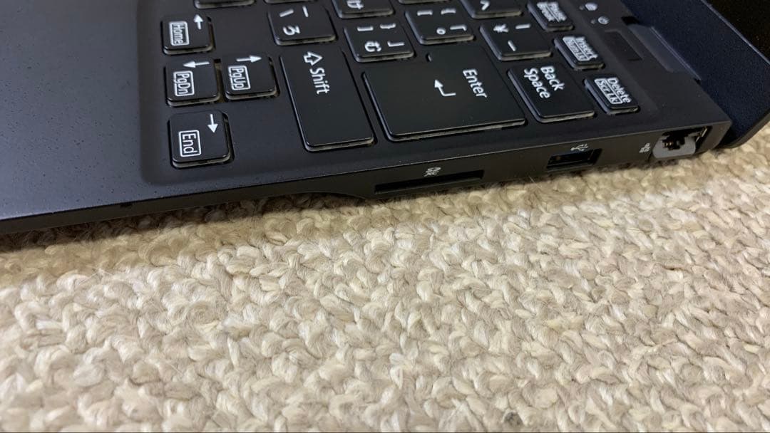 Windowsノート本体 FUJITSU FMV LIFEBOOK UH-X/F3 FMVUXF3B