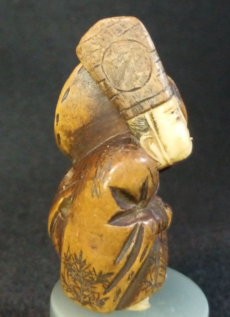 柘植彫 鯨歯 象嵌 「舌出し 三番叟」 からくり 根付 珍品