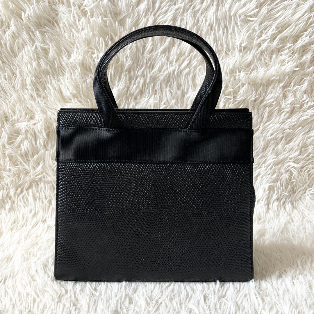 美品✨サルヴァトーレフェラガモ　ハンドバッグ　ヴァラ　VARA ブラック　レザー