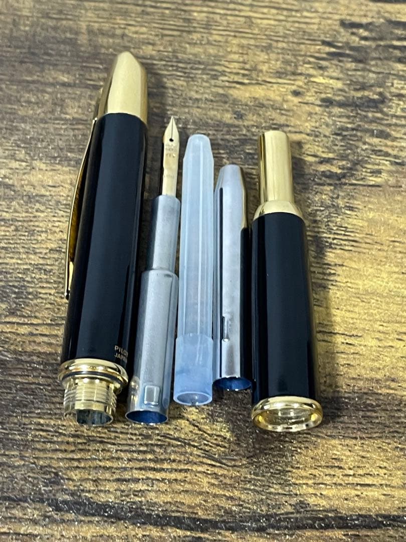 未使用に近い　シール付き　18金　ゴールド　細字　キャップレス　万年筆　備品付き