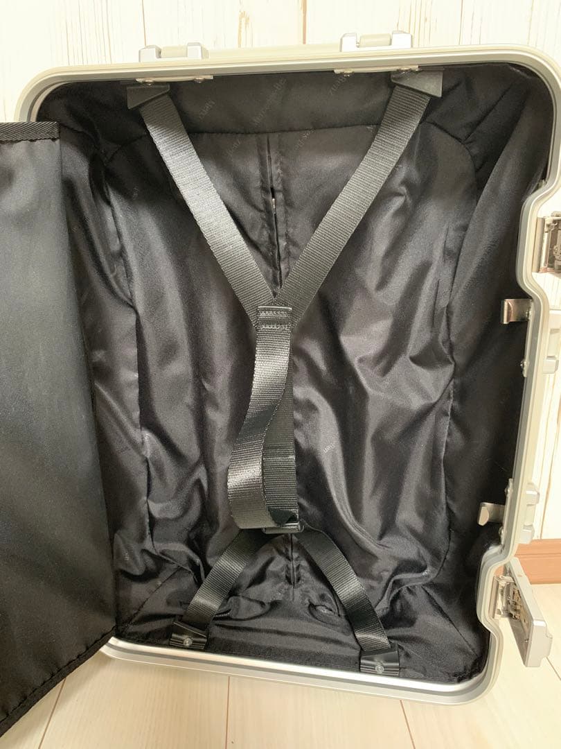 メルセデスベンツ　スーツケース　キャリーケース32L シルバー